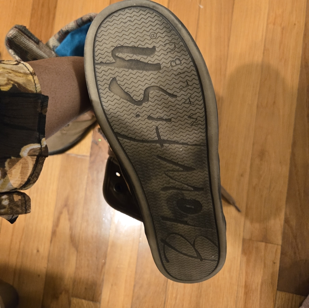 Tan Women's Combat Boots with Patterned Interior - Picture 5 of 5